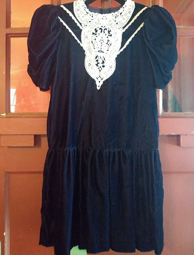 Loli-goth vintage velvet Gunne Sax